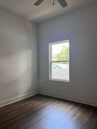 $1300.00 / 2br - 1400ft2 - Ella St Unit 1063857516128385122
