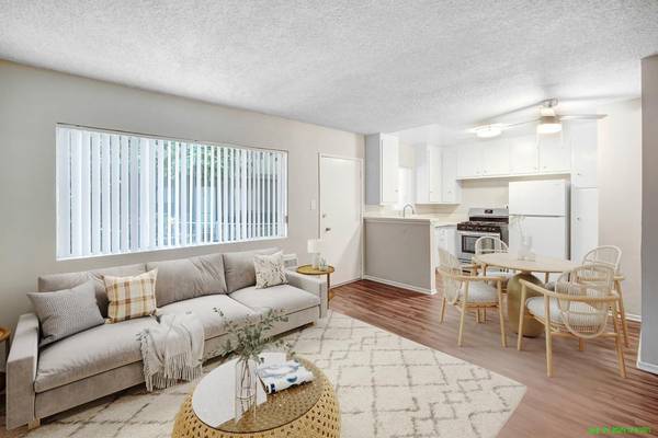 $2,250 / 2br - 800ft2 - Must See 2 Bedroom in Canoga Park - Air Conditioning - Plank Flooring (Canoga Park)63701166956291120