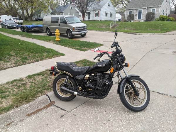Yamaha midnight Maxim 650 1