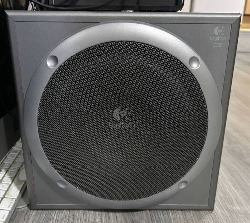Logitech Z-2200 Subwoofer 1
