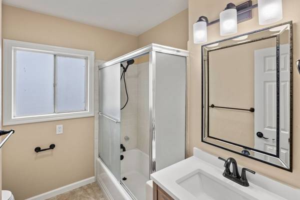 $3,595 / 2br - 1559ft2 - Monterey 2/1 Walk To DLI Historic Downtown Monterey (Monterey)64054766078338123