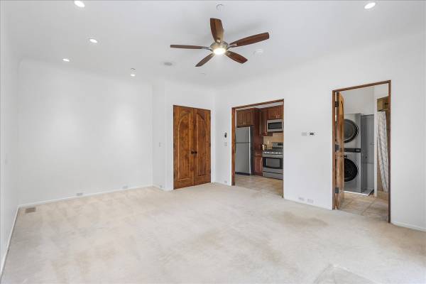 $900 1041 Grandview Dr. #A-2 | Studio | 1 bath (berkeley)64045195401858122