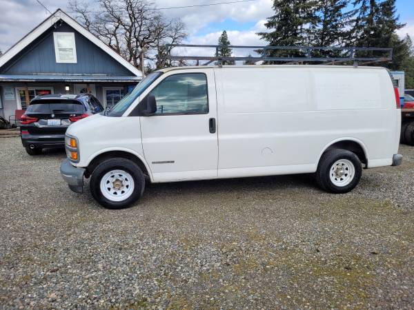 1998 *GMC Savana 2500* furgón de carga con pocos kilómetros, estante para escaleras y estantes!! - $6,725 (SPANAWAY)634708865292831217