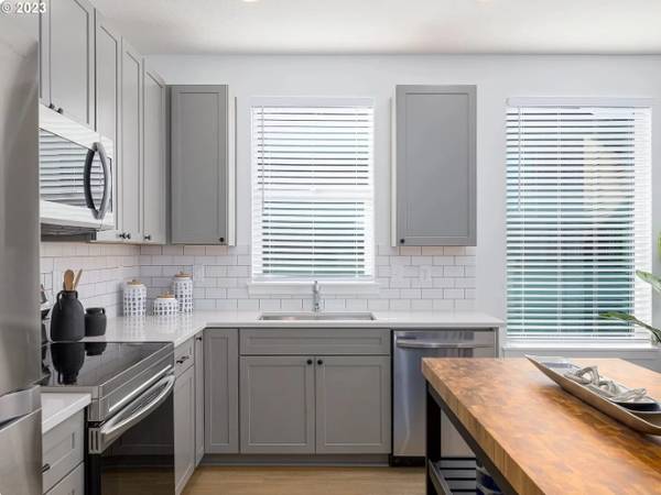 $2,599 / 2br - 922ft2 - Your next chapter starts now: Perfect 2 BR, 2 BA spaces. (Tigard)63914739468419122