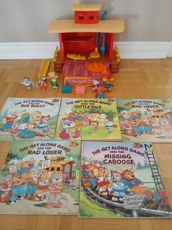 vintage 1984 TOMY CLUBHOUSE CABOOSE / ACCESSORIES/ 5 BOOKS 1