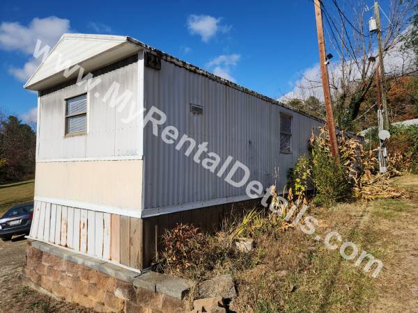 $1,900 / 2br - 770ft2 - 2 Bedroom 1 Bathroom Unit (Woodfin, NC)64029212740097123