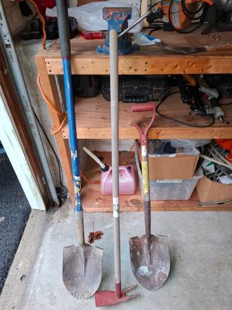Garden Tools 2 Shovels 1 Hoe/Spike 1