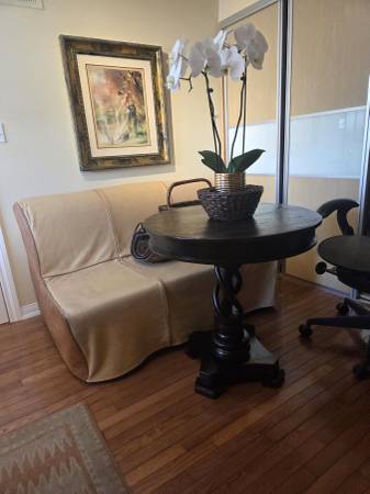 Table (unique, stylish, universal) 1