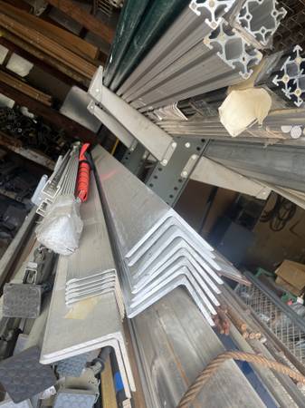 Aluminum angle 1