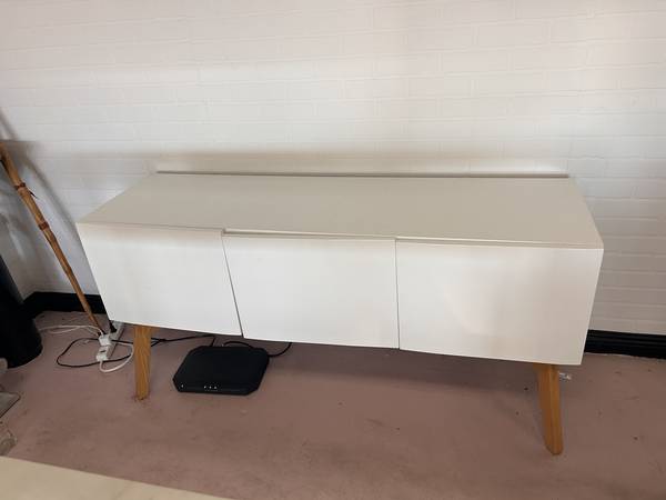 White Lacquer Console Cabinet with Storage 1