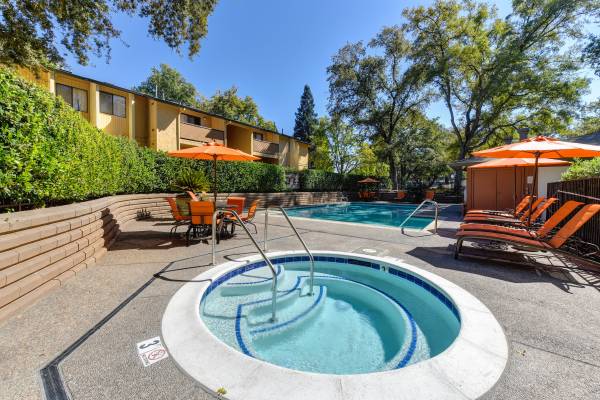 $2,474 / 3br - Beautiful Upstairs 3x2 - Fully Upgraded with a Lovely Pool View! (Orangevale, Citrus Heights, Fair Oaks and Folsom)63844738606977124