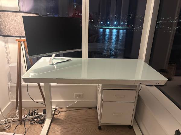 Adjustable Standing Desk – White – Like New - Must be picked up by 9/1 1