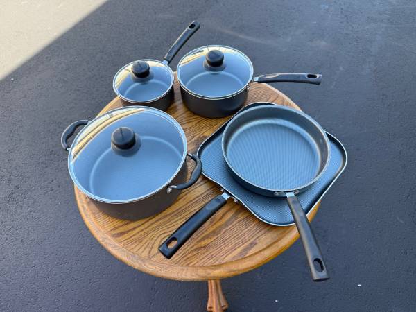 Tramontina Nonstick Cookware Set – 7 Piece Pots & Pans with Glass Lids 1