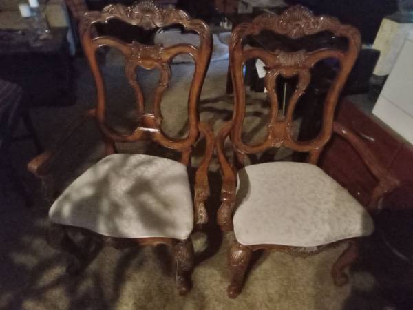 Amazing solid wood living room matching chairs, Very Classy! 1