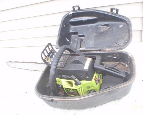 Poulan Farmhand Chainsaw w Case 1