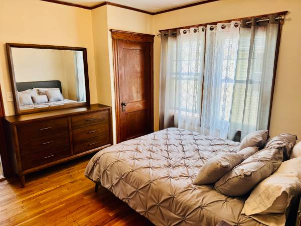 $1,000 / 3br - 121ft2 - Need Female Roommate for Nonsmoking Furnished Apartment to Share (Somerville)63996692801667120
