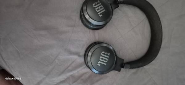 JBL 77NC BT Headset 1