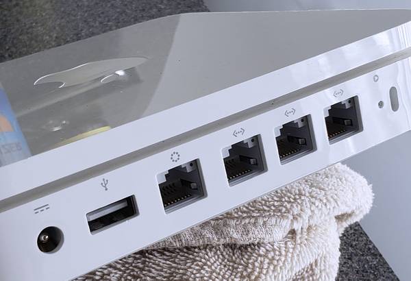AirPort Extreme base station A1143, used, works great 1-owner - $25 (Bloomington, IN)63470971037443121
