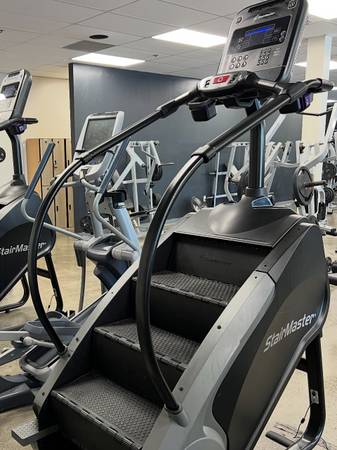 Commercial Grade  STAIRMASTER 8G 1