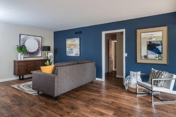 $4,095 / 2hab - 1011ft2 - Déjese llevar por el estilo de vida de lujo definitivo en Bay Tree Apartment Homes (los gatos)63847331201793122