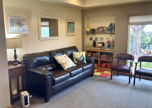 $600 / 160ft2 - Professional Offices for Sublease64213534154499120