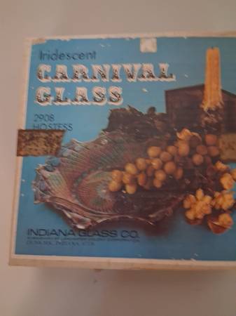 Glass hostess plate 1