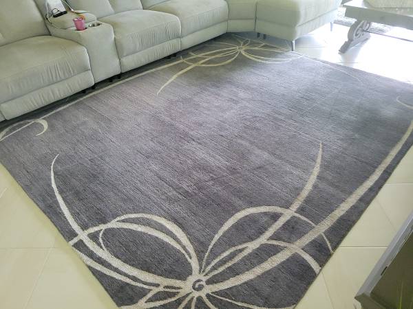 Reduced KATE SPADE "laughter spilled all over the room" Rug mint. 1