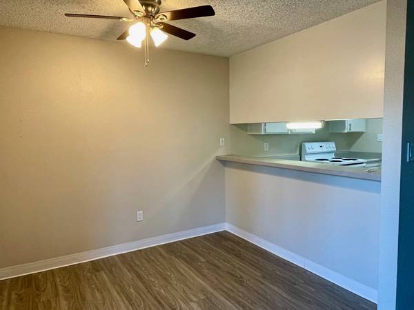 $1,899 / 2br - 960ft2 - Charming Apartments in Sacramento's Arden-Arcade (Arden Arcade)64043665542403122