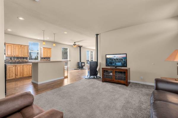 $575,000 / 3br - 1620ft2 - Home on 13.5 Acres, Bordering BLM with massive shop (Prineville)63839290797569122