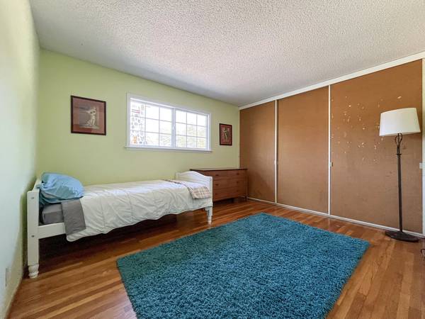 $1,250 / 1br - 132ft2 - $1,250 / 5br - Nice bedroom near Cabrillo (aptos)63873331005315121