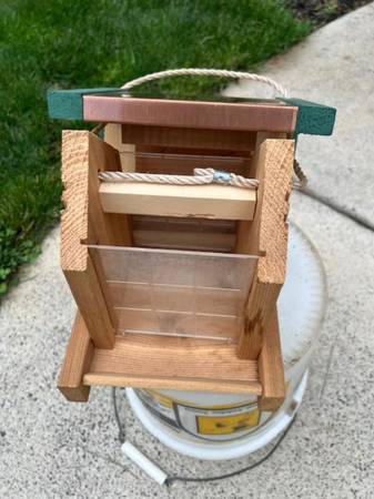 Glorieta para pájaros colgante - Como nueva - $15 (Vienna)63471432169731123