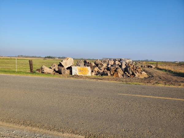 Free Wood/ Leña Gratis 1