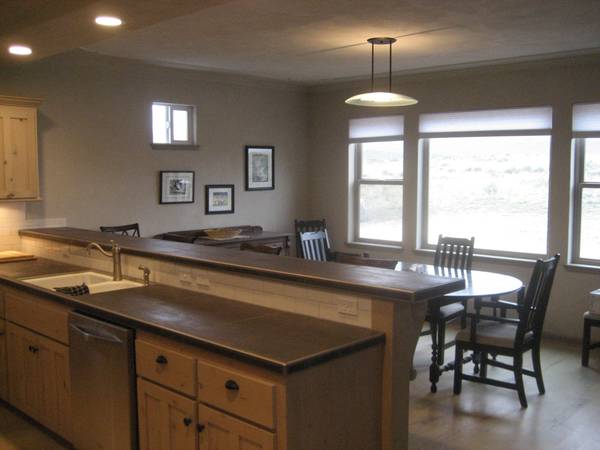 $1,900 / 2br - 1311ft2 - private country, 2 bedroom, 2.5 bath, furnished home (Stevensville)63657027238657122