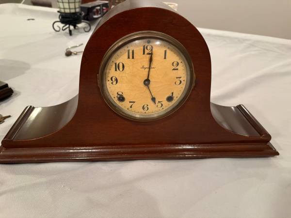 Mantle clock 1