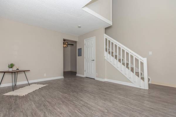 $2,250 / 1br - 720ft2 - en Pleasant Hill CA, 1/hab 1/ba, Piso de Madera Vinílica (concord / pleasant hill / martinez)63686085578755124
