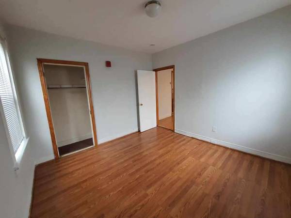 $1,900 / 2br - 650ft2 - Sm 2bdrm, location,stainless, coin laundry, Oct 1st (Federal Hill near Dexter Park)64002993643267123
