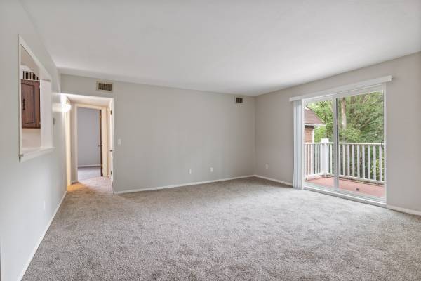 $839 / 2br - 815ft2 - Look no further, welcome HOME! (Toledo)63836553155075121
