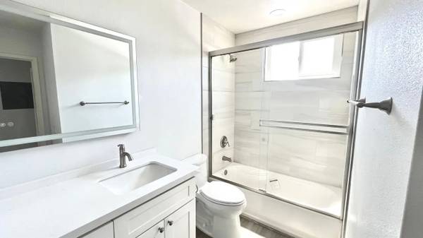 $2,199 / 2br - 876ft2 - Modern and Elegant! 2 Bedroom 1 Bath Apartment (Escondido)63845974661251122