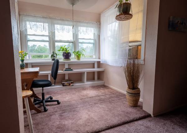 $1600.00 / 2br - The Nest in Old Colorado Springs, nestled in the trees safe and quiet63686653601539124