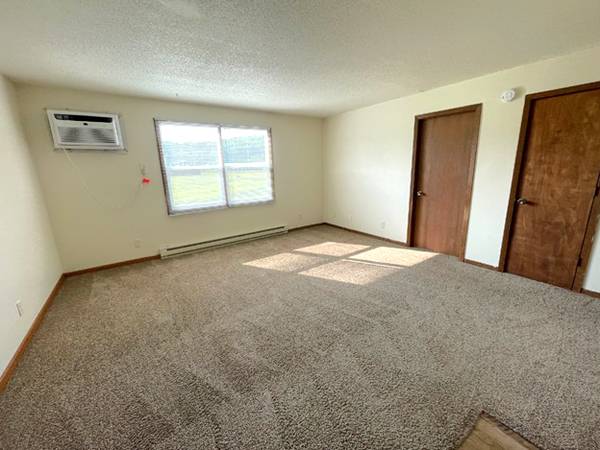 $745 / 2br - 575ft2 - 💥NO DEPOSIT!💥 2BR/1BA – $745/mo – Pet Friendly (Cats Only) (Menomonie, WI)63845958113155121
