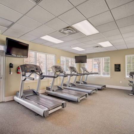 $2,265 / 3br - 1200ft2 - Online rent pay, Carpet, Lush landscaping (4905 Southland Ave, Lincolnia, VA)64040193516802123