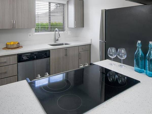 $1,653 / 1br - 696ft2 - Exclusive 1 BR/1 BA Gem with Internet Access & Fitness Center (Beaverton)63777385123713120