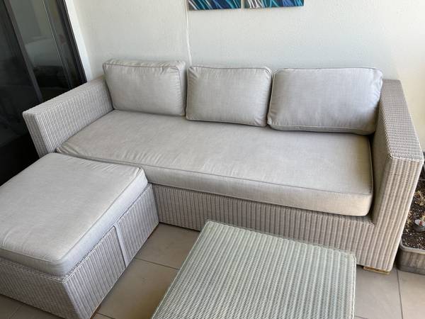 Indoor outdoor sofá, two ottoman’s 1