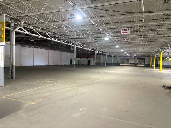 $100 Inside vehicle storage (Southfield)64018943264385120