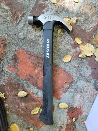 Husky 16 oz hammer. 1