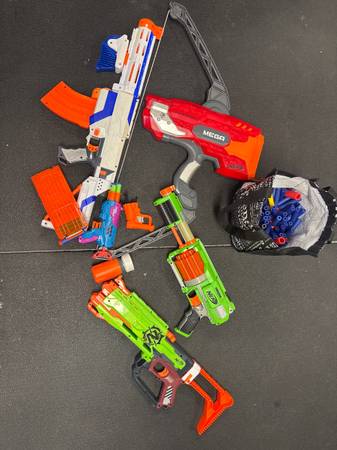 Nerf gun and bullets lot 1