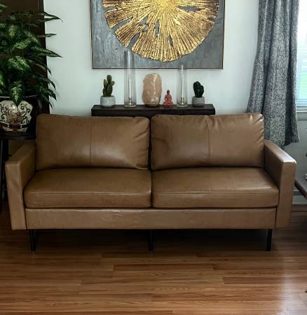 Loveseat 1