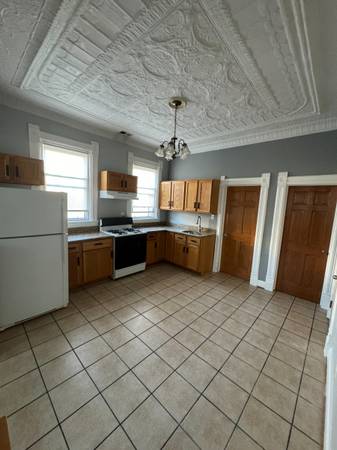 $1,575 / 2br - DISPONIBLE 1735 W 17th St Unidad 1 Chicago, IL 60608 (Pilsen, Chicago)63771196888579123