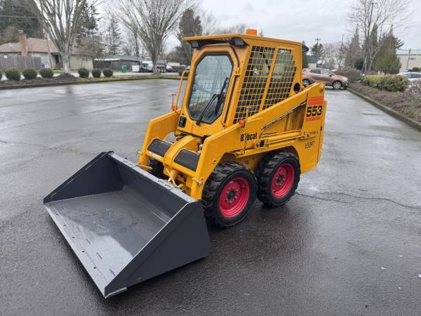 Bobcat 553 Skidsteer * 580 HOURS! Enclosed Cab & Heater KUBOTA diesel 1