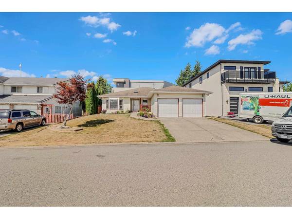 Bring your family home! Home in Abbotsford. 3 Beds, 2 Baths 1